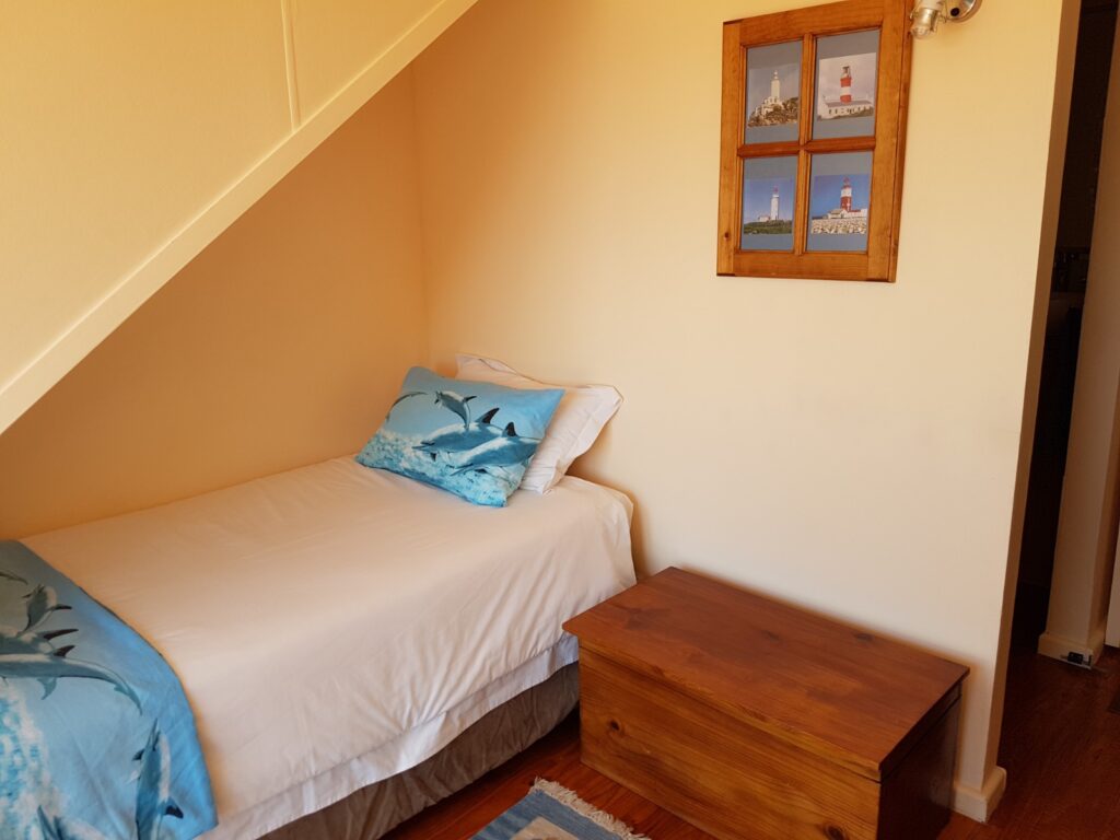 Top single bed